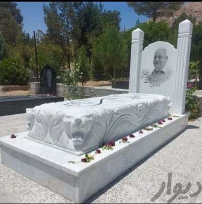 طراحی و اجرای سنگ قبر شخصی‌سازی شده